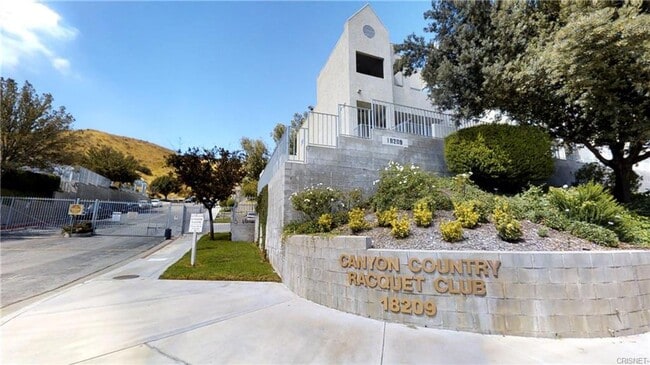 Building Photo - Darling 2+2 Condo W/Views + Amenities + Gr... Unit 89