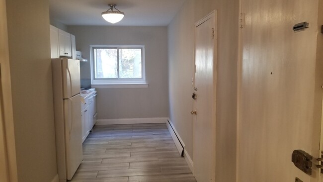 Photo - 43 Selkirk Rd Apartments Unit 4