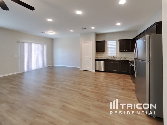 Photo - 33598 N Draba Ln