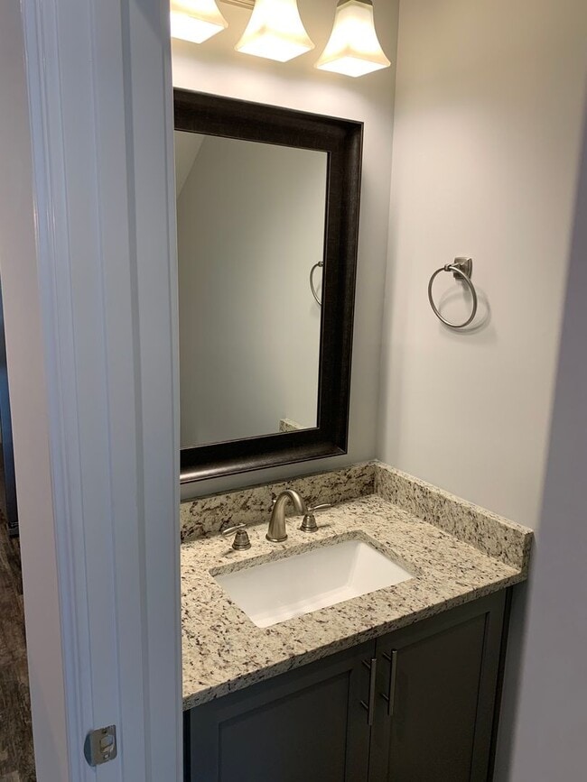 Photo - College Oaks