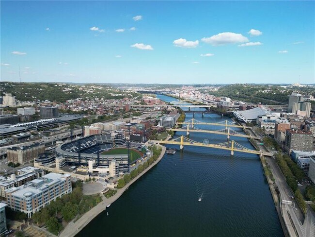 Photo - 320 Fort Duquesne Blvd