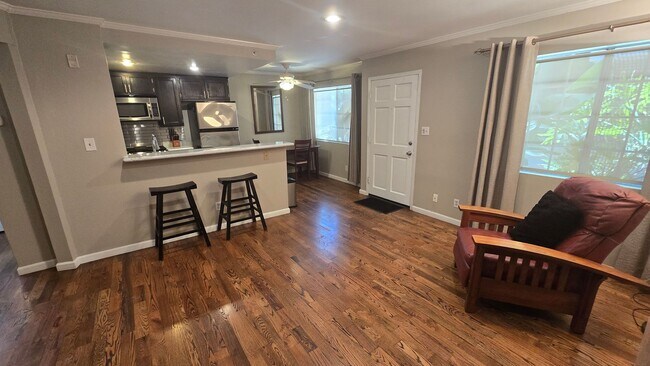 1116 E Palmer Ave