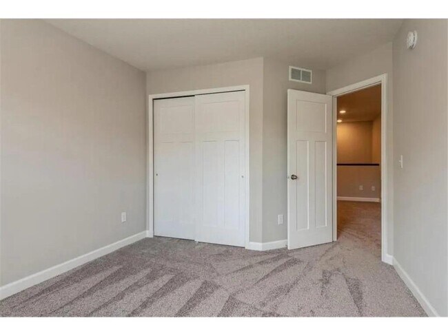 Photo - 10888 Fountain Pl N