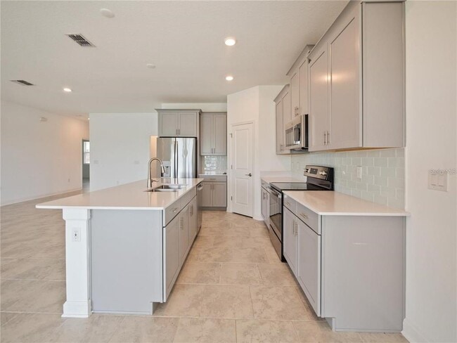 Photo - 3092 Ella Wy