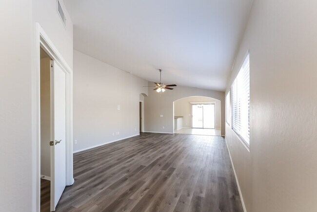 Photo - 2710 S 108th Ave