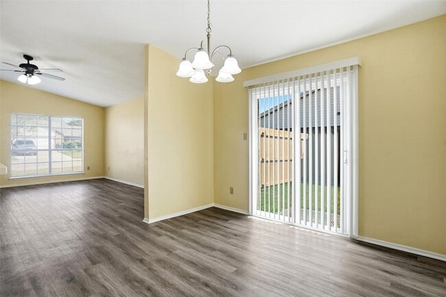 Photo - 134 London Ln