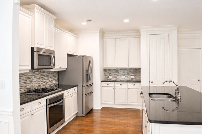 Photo - 5211 Merrimont Dr