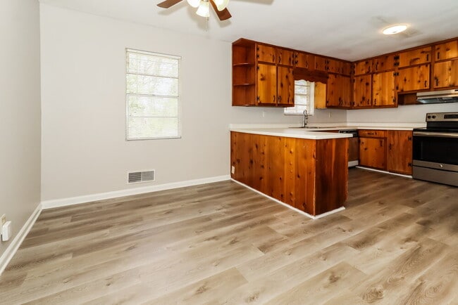 Photo - 416 Tanner Rd