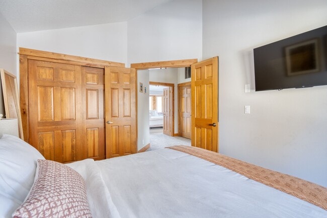 Photo - 61497 SE Orion Dr