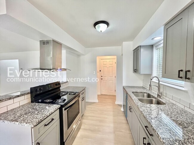Photo - 1800 Heidelberg Dr