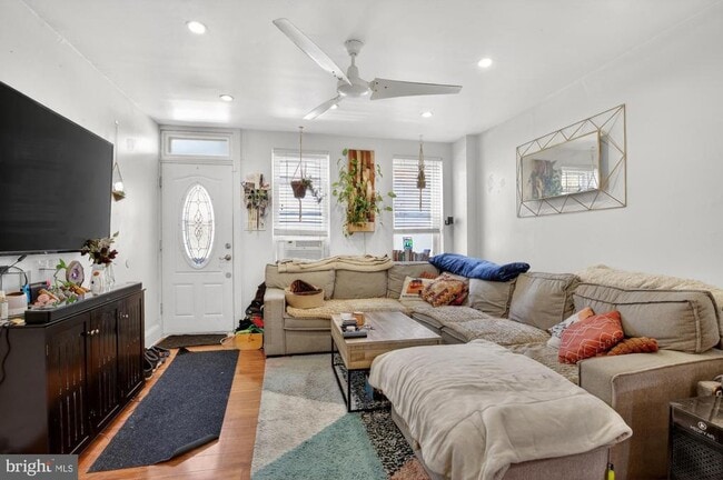 Building Photo - 2443 Amber St