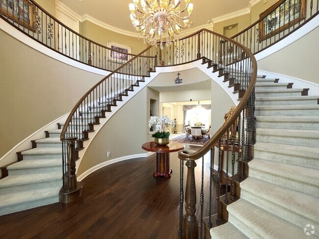 Building Photo - Exquisite Luxury Living in the Moorpark Co... Rental