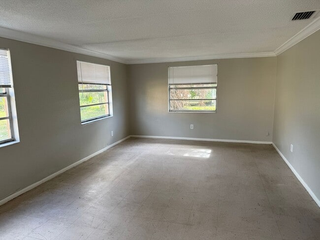 Photo - 2 bed room 1 bath duplex