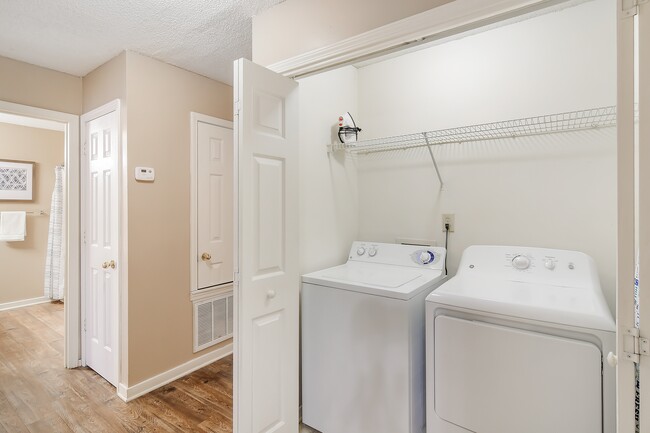 Lexington Pointe Apartment Homes