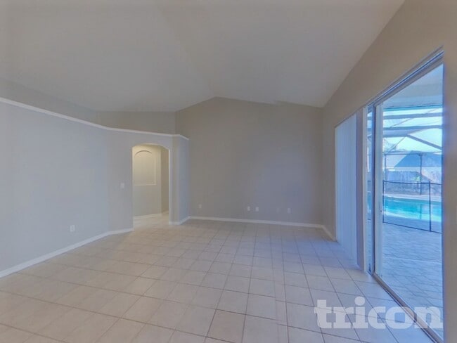 Photo - 9405 Sayre St