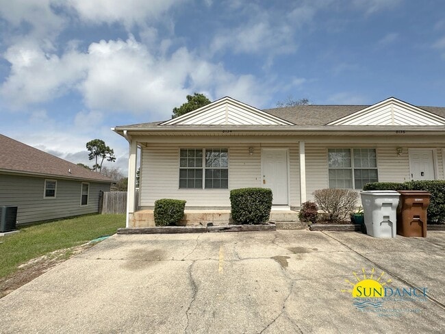 Building Photo - Nice 2 Bedroom Unit in Navarre