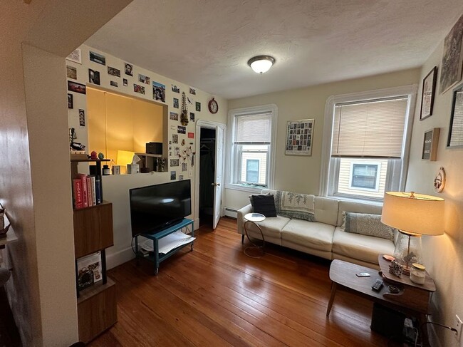Photo - 1056 Cambridge St Unit 4r