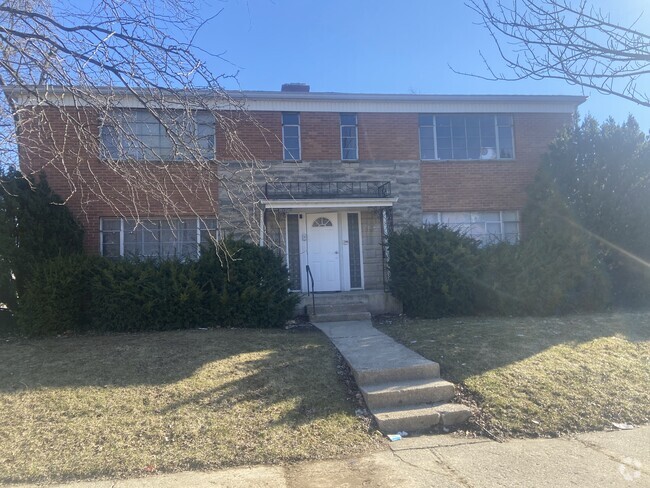 Building Photo - 802 Uhrig Ave Unit Apartment #4