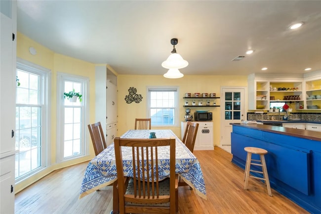 Photo - 400 Jagoe St