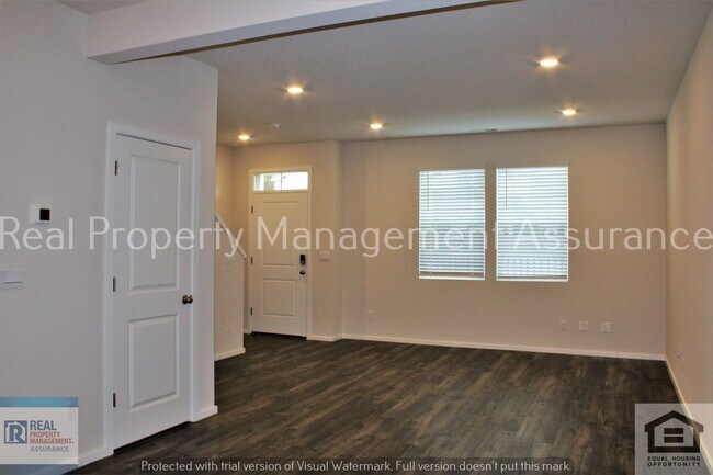 Photo - 873 N 19th Ave