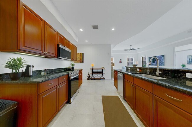 Photo - 642 Wells Ct Unit 302