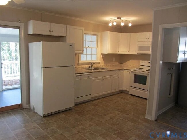 Photo - 2270 Greenfield Dr