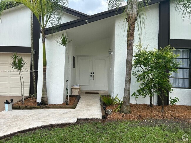 Building Photo - 12800 SW 104th Terrace Rental