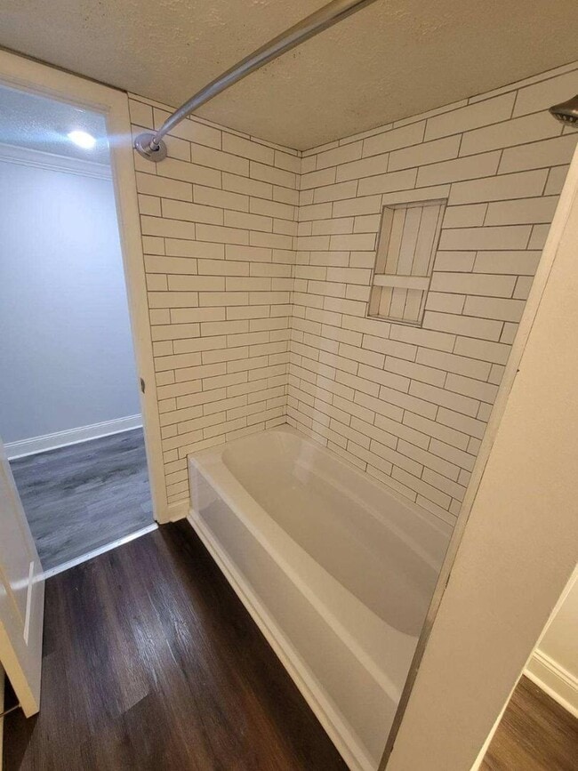 Photo - Unaka Apartments Unit A