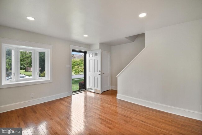 Photo - 111 W Sylvan Ave