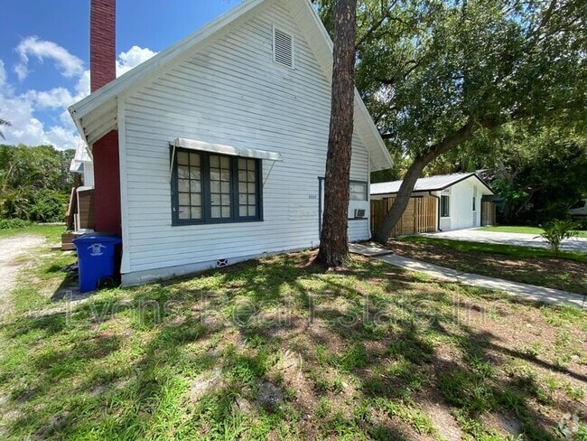 Building Photo - 2225 Stella St Rental
