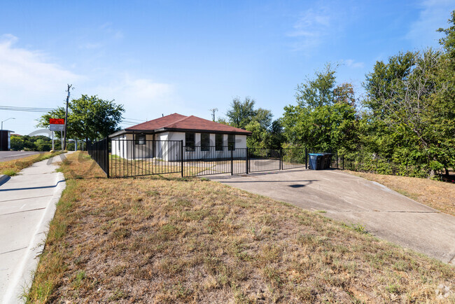 Building Photo - 2540 Avenue H Rental