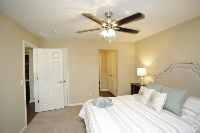 1BR, 1BA - Augusta/804 SF - Williamsburg Plaza Apartments