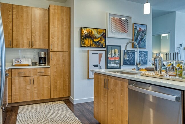 Lucent Scottsdale
