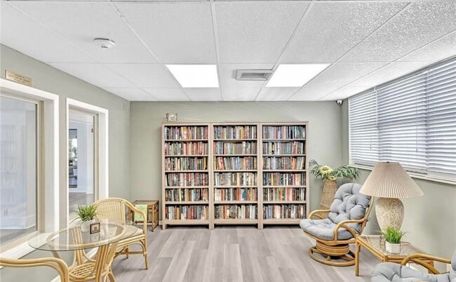 Photo - 1401 N Riverside Dr Unidad 1205