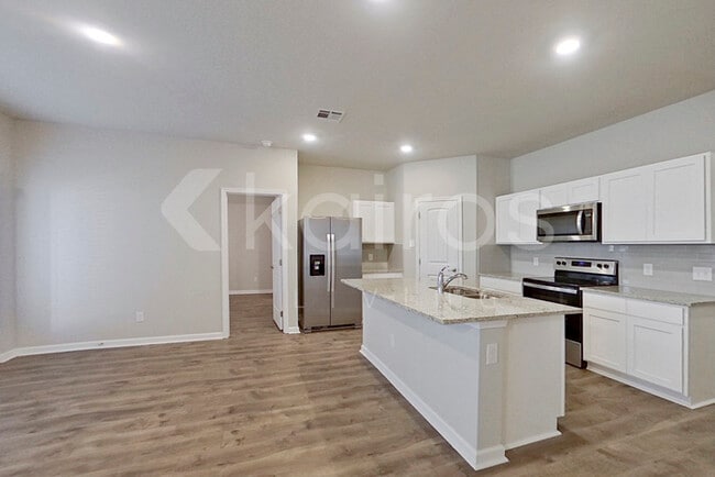 Photo - 208 Yardley Ct