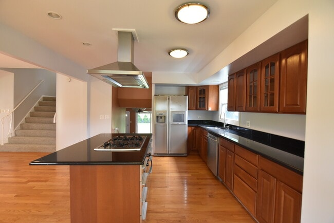 Photo - 1702 N Waterman Ave