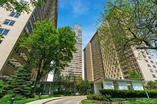 Photo - 3950 N Lake Shore Dr Unit 1003