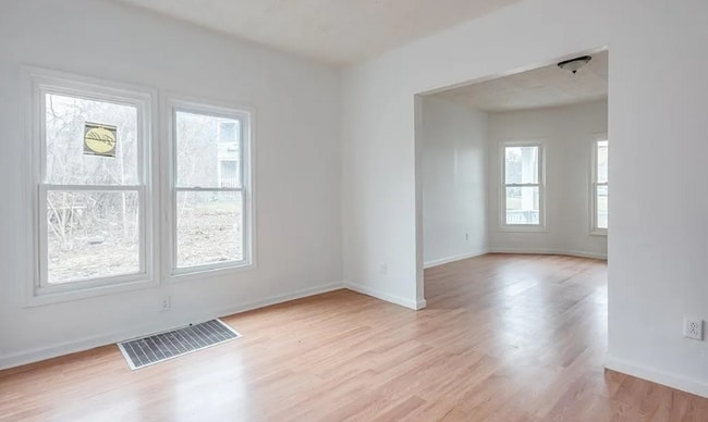 Photo - 317 Marguerite Ave Unit 1