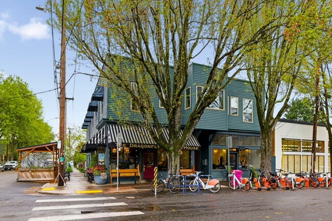 Building Photo - 2387 NW Thurman St Unit A