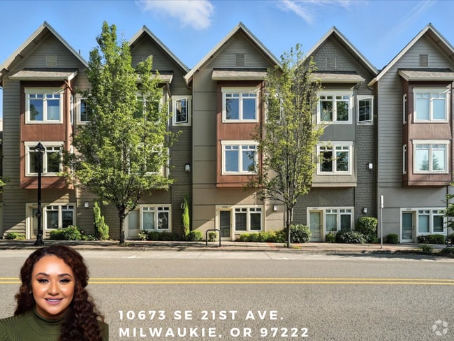 Building Photo - Embrace Milwaukie Living: Stylish, Spaciou... Rental