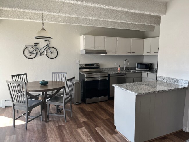 Photo - 2401 S Gaylord St