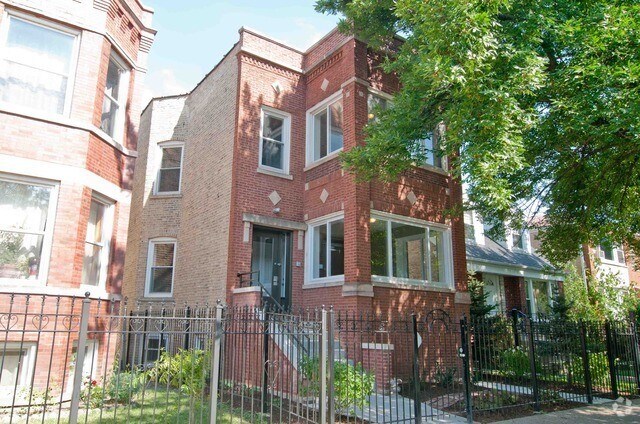 Building Photo - 2447 N Lowell Ave Unit 1 Rental