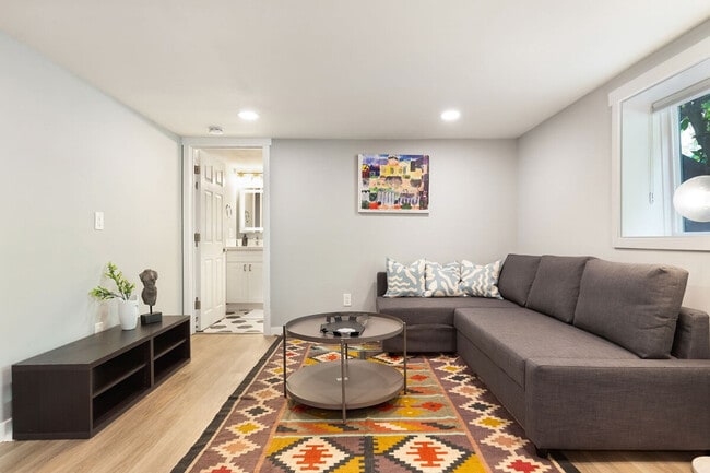 Photo - 4042 1st Ave NE Unidad ID1035928P