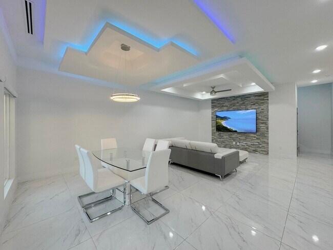 Photo - 3011 Quintero St