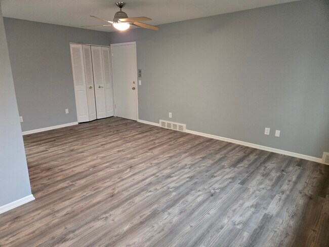 Photo - 3105 Linwood Ave