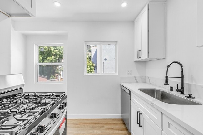 Building Photo - 4021 Griffin Ave Rental