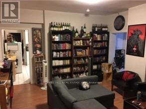 Photo - 306 College St