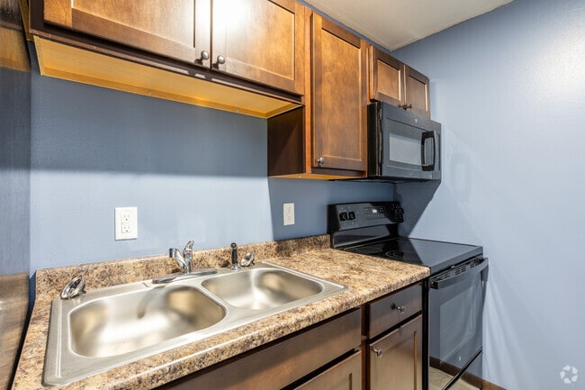 1BR, 1BA - 636SF, Kitchen