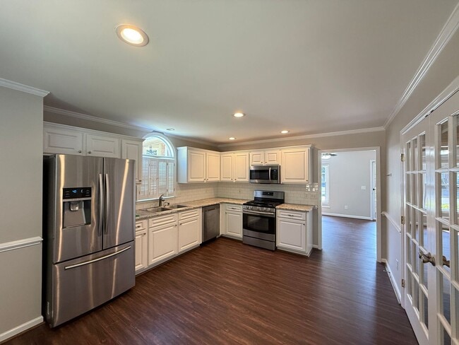 Photo - 815 Meadowstone Dr