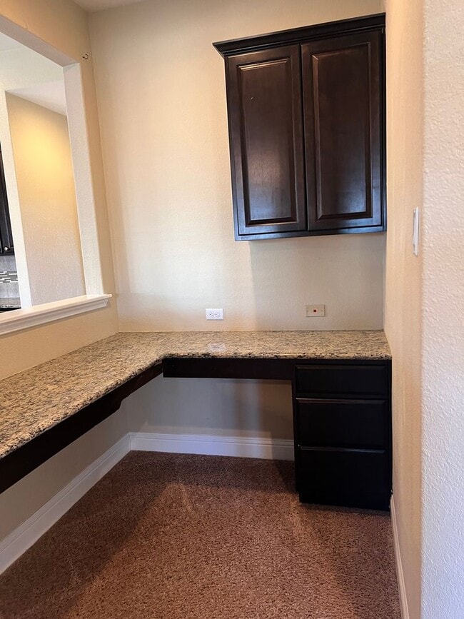Photo - 849 Olive Ln